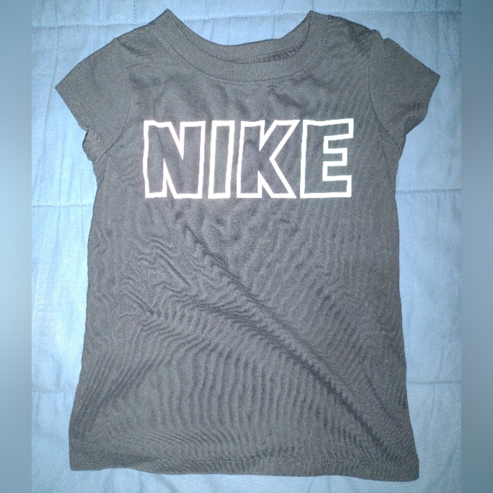 Nike Girl's Multicolor Logo Black Shirt Size 4